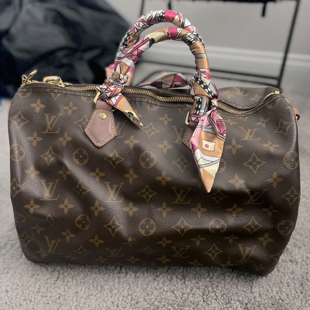 Weekend Sale!! Louis Vuitton 35 Bandouliere